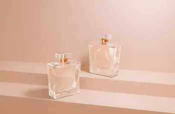 Cel mai bun și cel mai rău loc pentru a stoca parfum