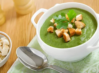 Gazpacho verde cu crutoane usturoi